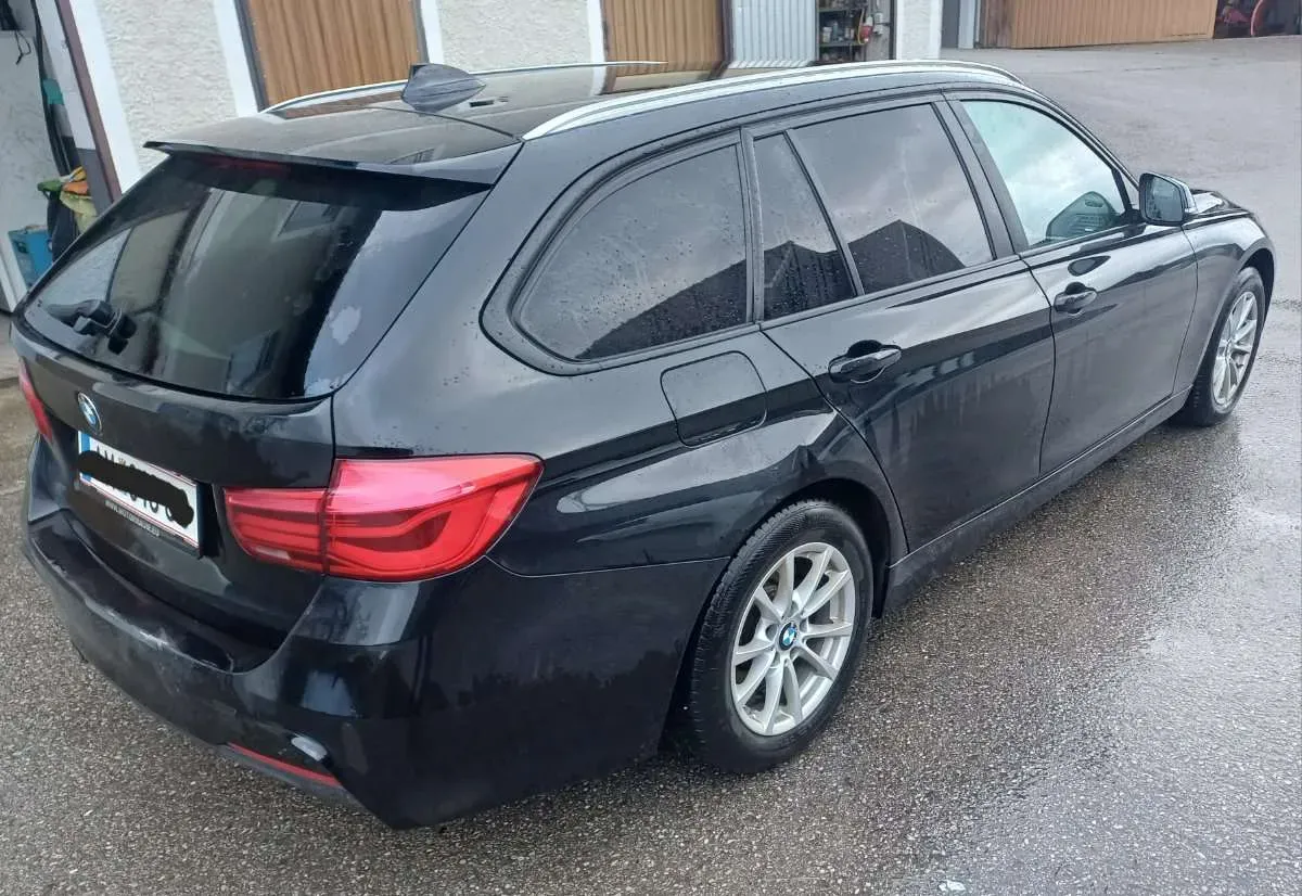 BMW 3 Series 2017 photo 2