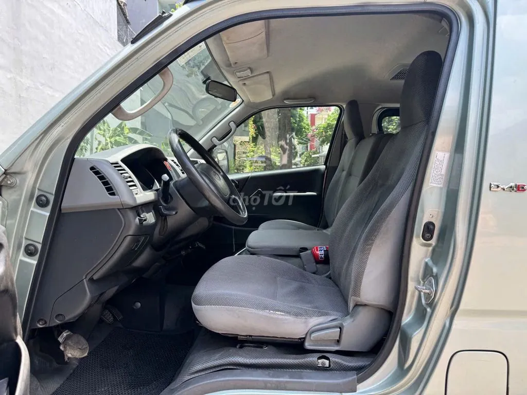 Toyota Hiace 2009 photo 5