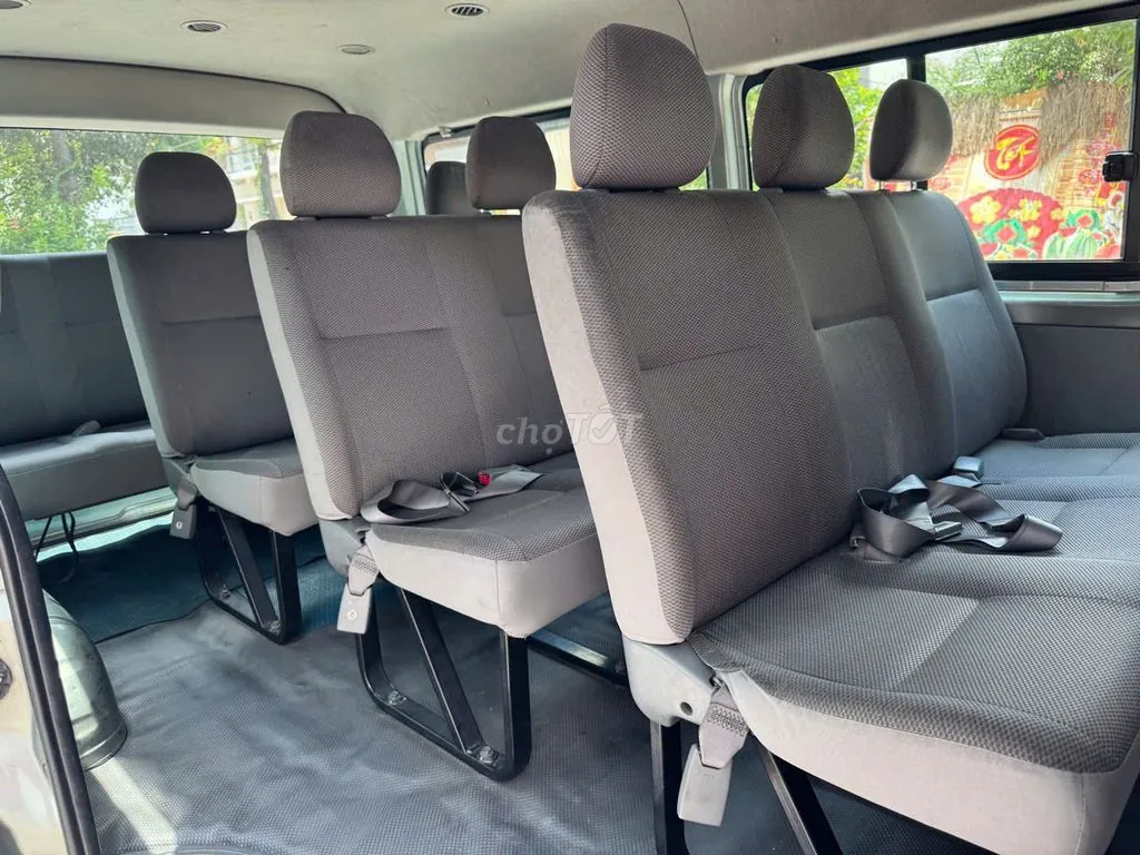 Toyota Hiace 2009 photo 3