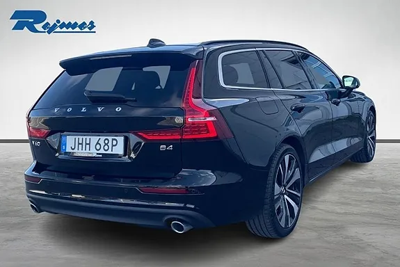 Volvo V60 2022 photo 2