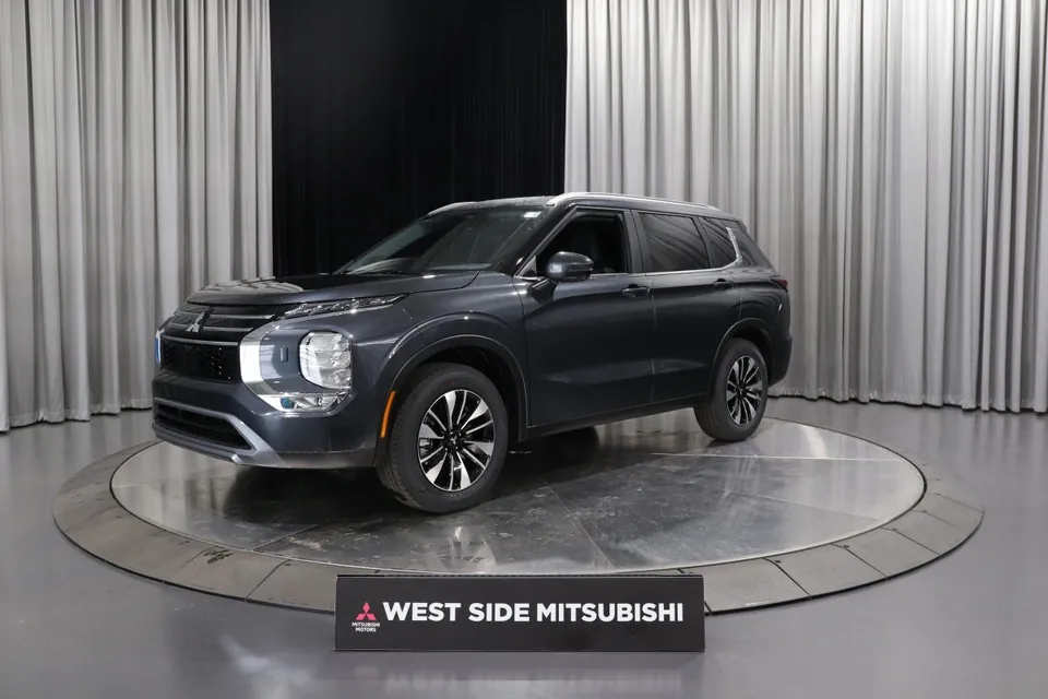 Mitsubishi Outlander 2026 photo 3