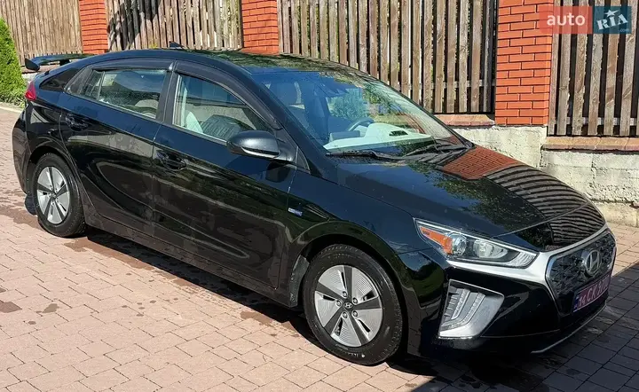 Hyundai Ioniq 2020 photo 2