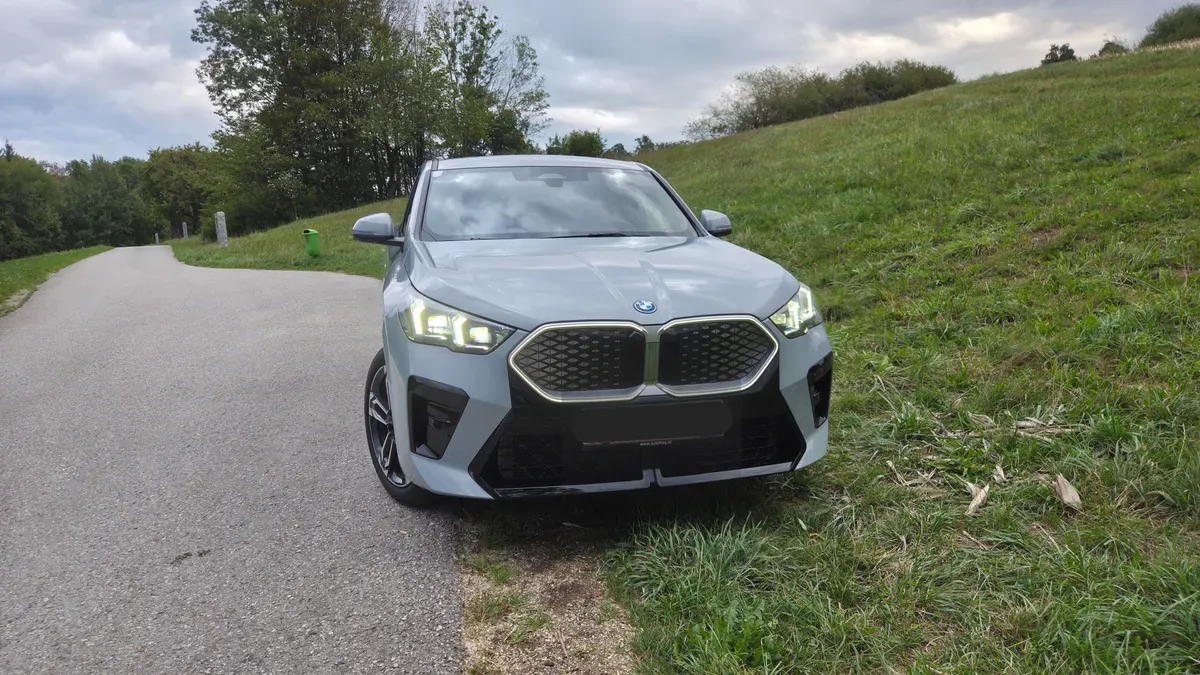 BMW Ix2 2026 photo 2