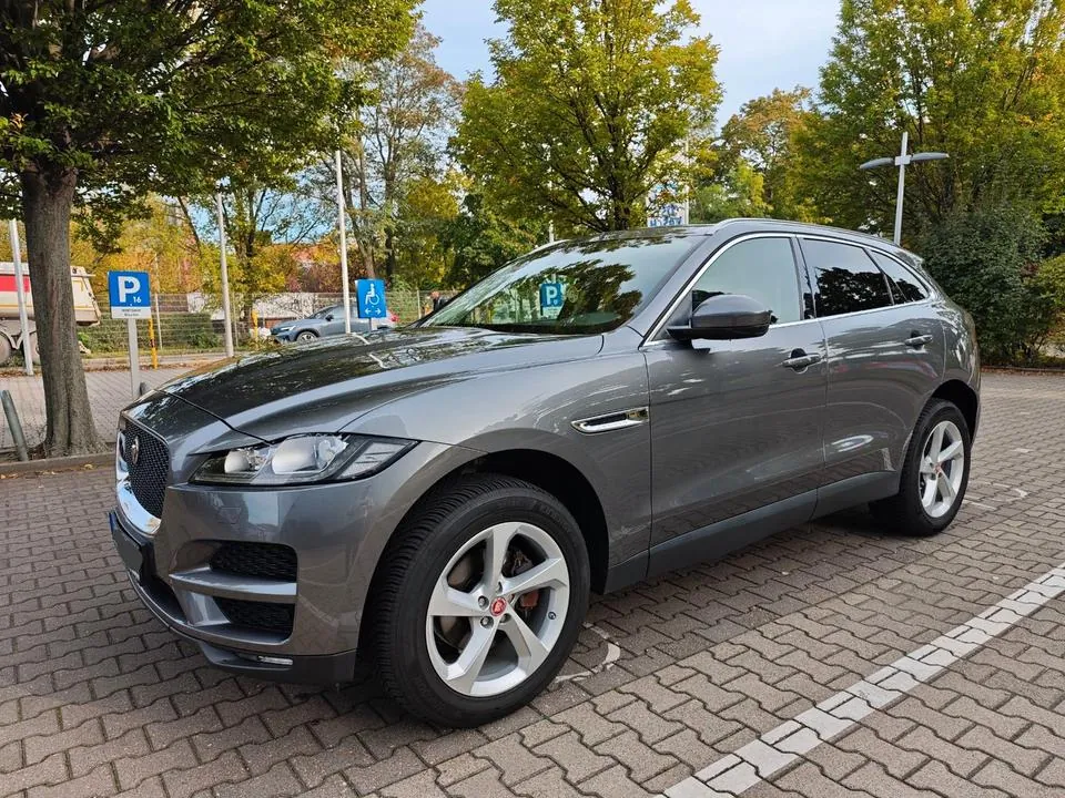 Jaguar F-Pace