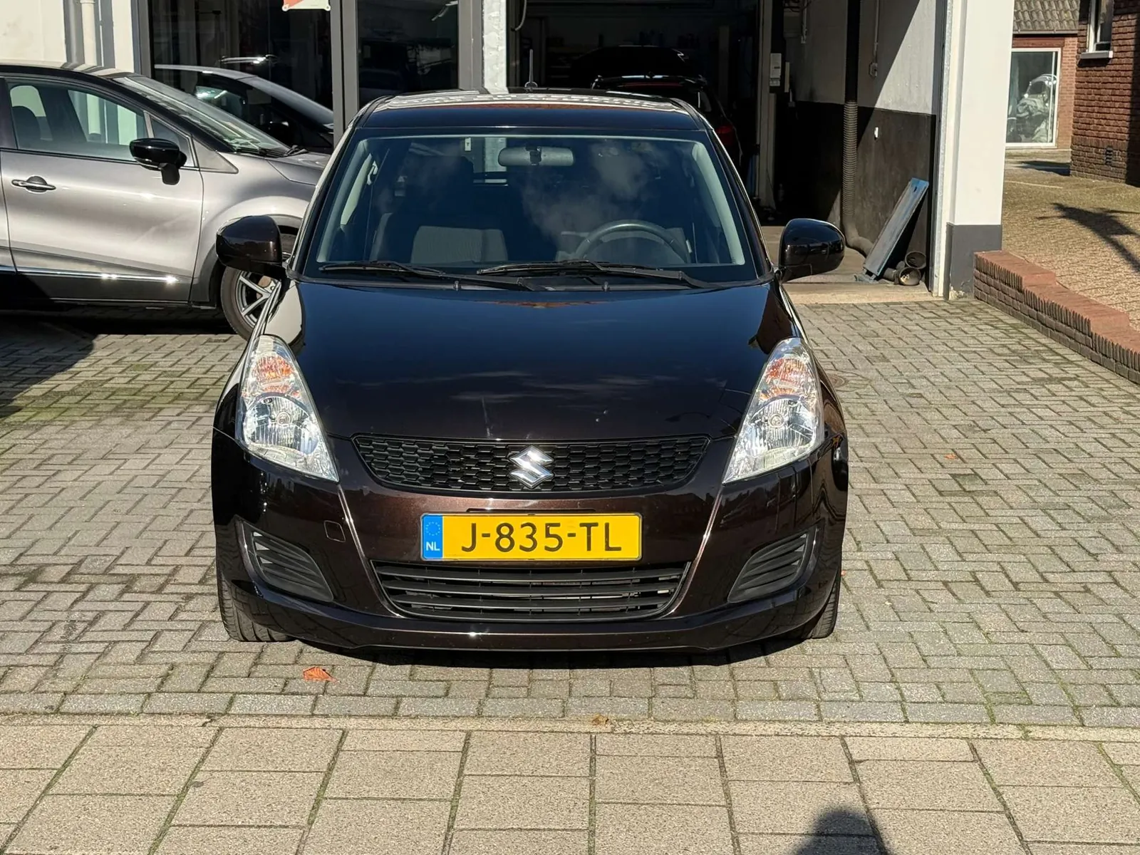 Suzuki Swift 2013 photo 2