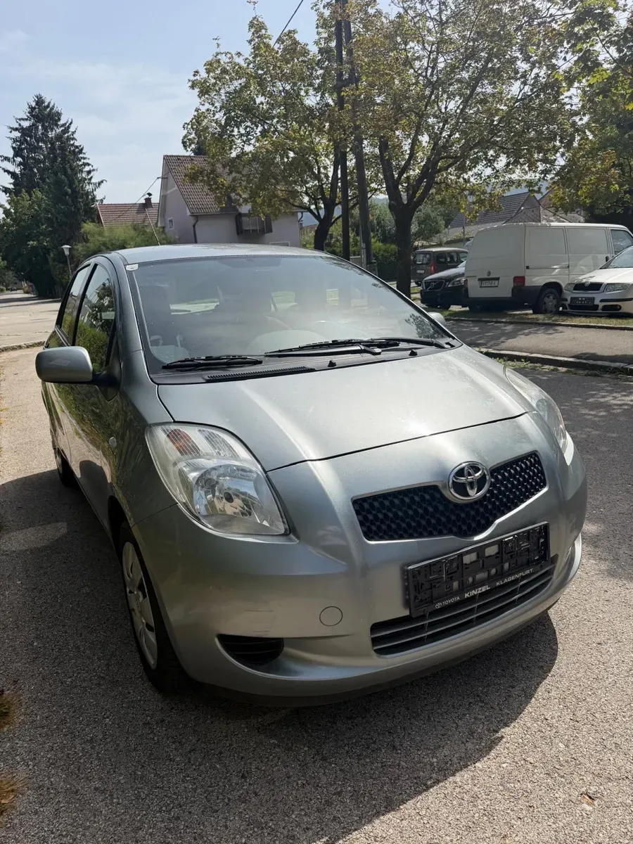 Toyota Auris 2008 photo 3