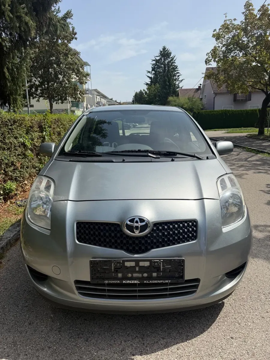Toyota Auris 2008 photo 2