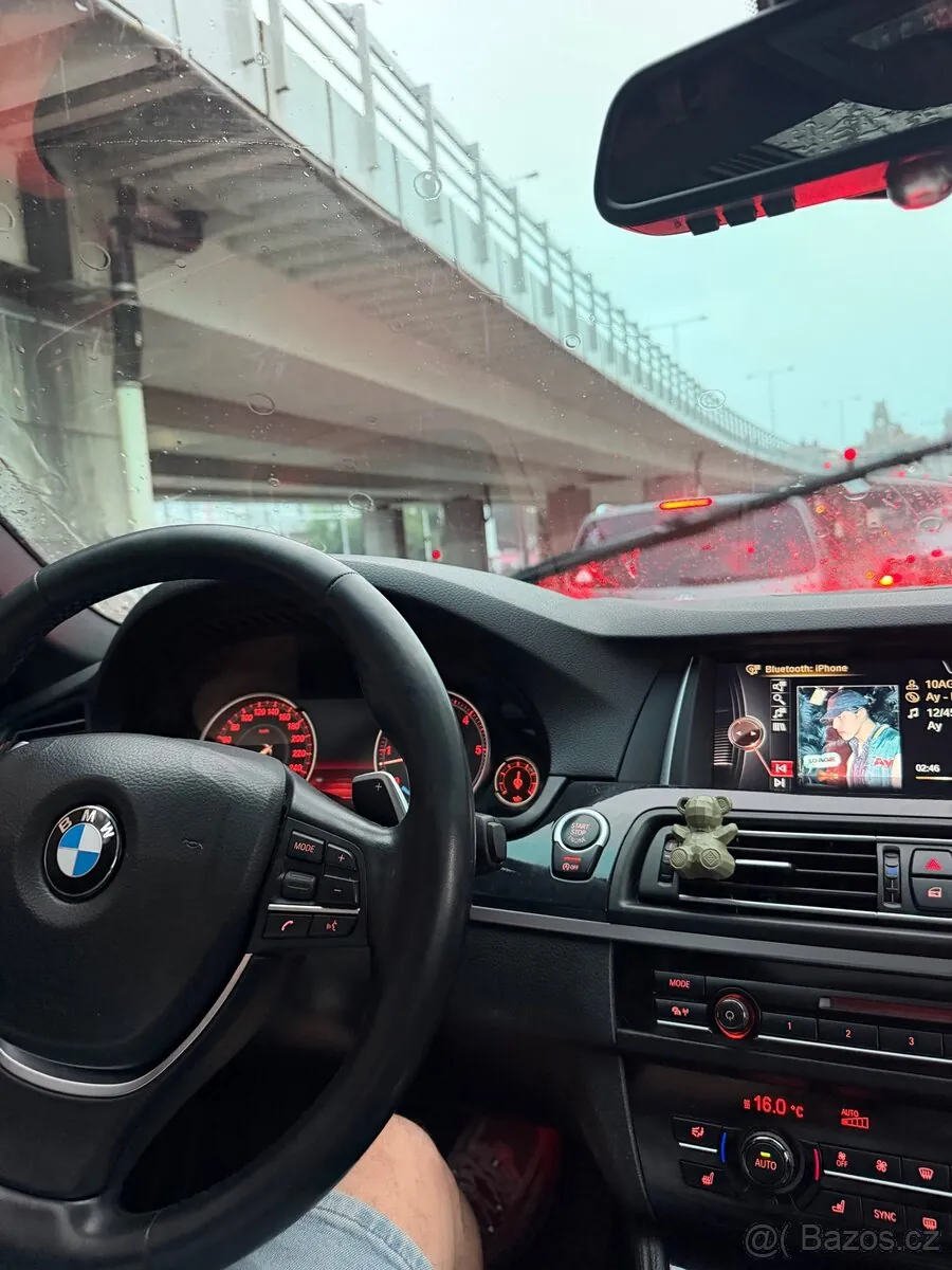 BMW 5 Series 2015 photo 2