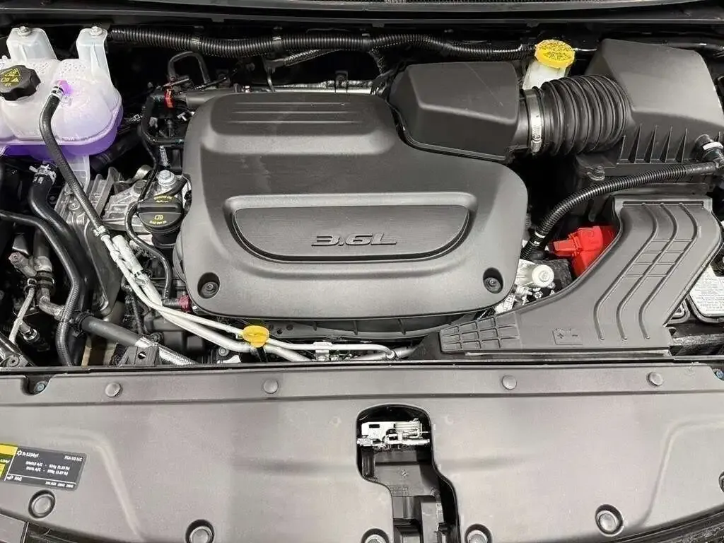 Chrysler Pacifica 2026 photo 2