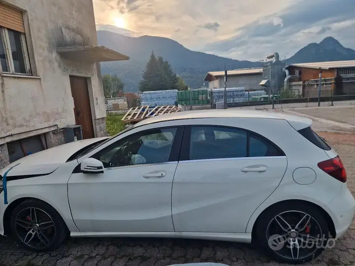 Mercedes-Benz A-Class 2016 photo 2