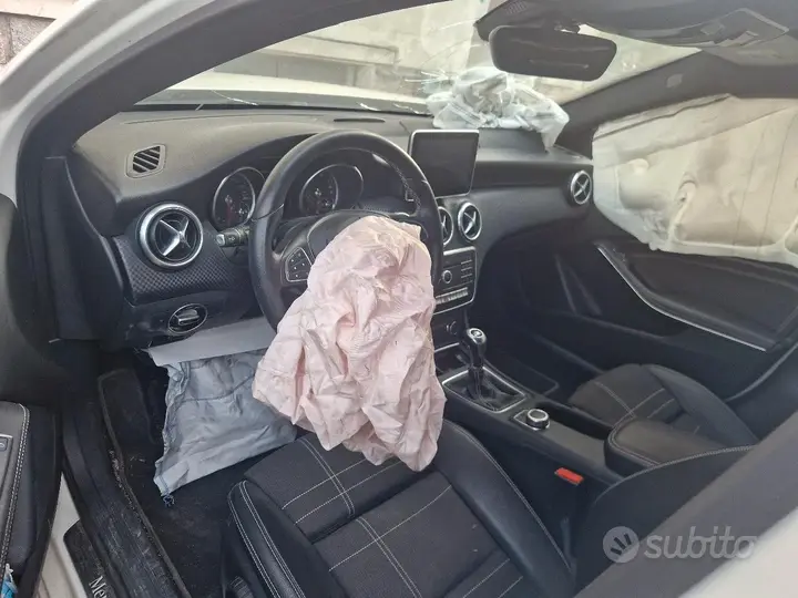 Mercedes-Benz A-Class 2016 photo 3