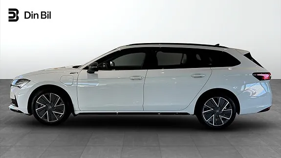 Skoda Superb 2026 photo 2