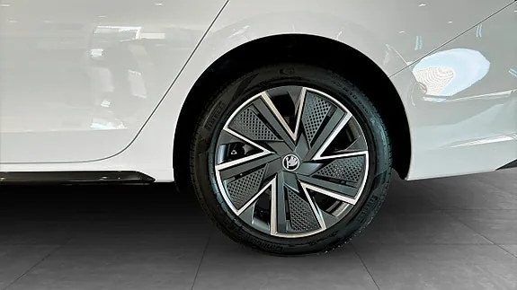 Skoda Superb 2026 photo 4
