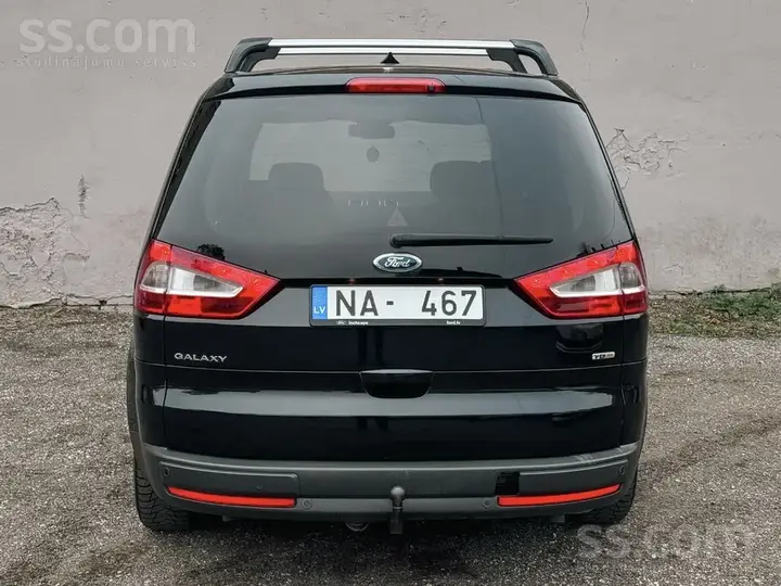 Ford Galaxy 2010 photo 3