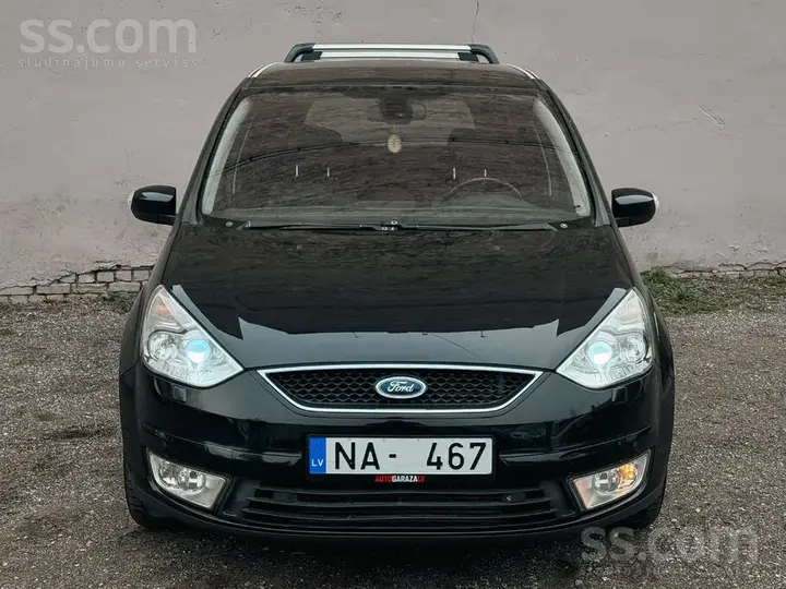 Ford Galaxy 2010 photo 4