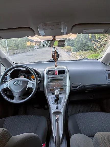 Toyota Auris 2009 photo 3
