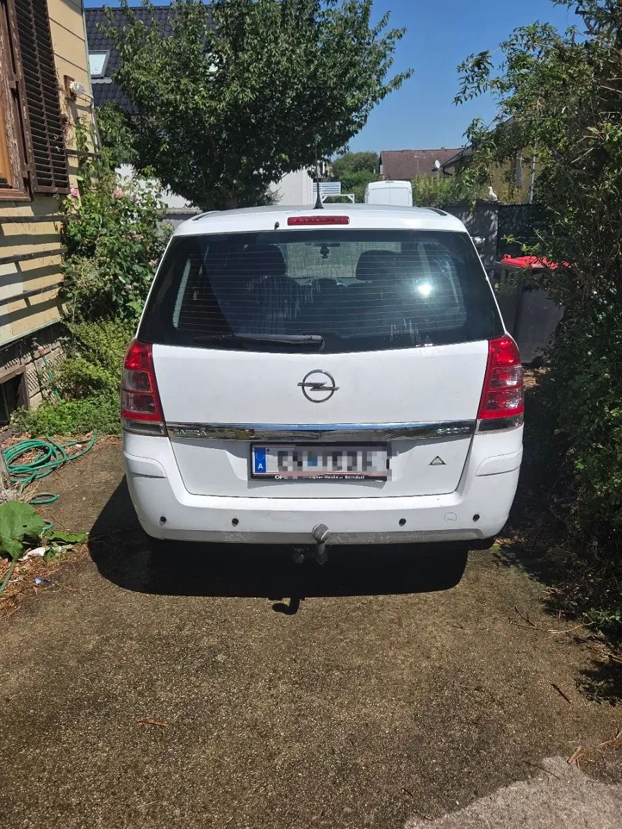 Opel Zafira 2010 photo 3