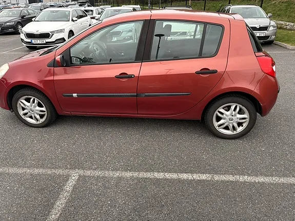 Renault Clio 2006 photo 3