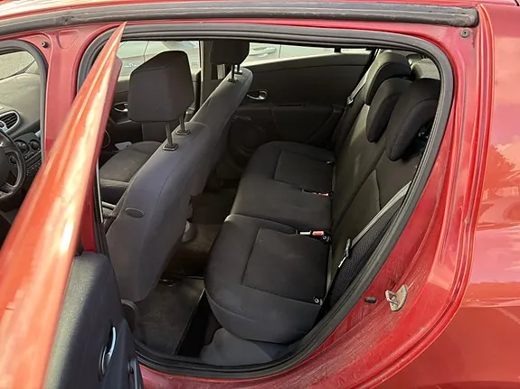 Renault Clio 2006 photo 4