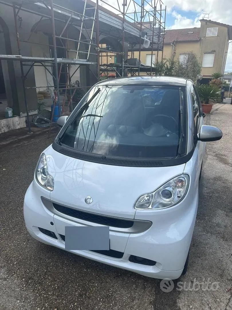 Smart Fortwo 2011 photo 2