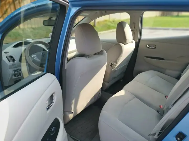 Nissan Leaf 2011 photo 3