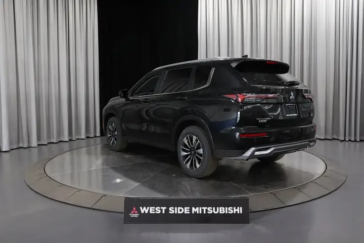 Mitsubishi Outlander 2026 photo 3