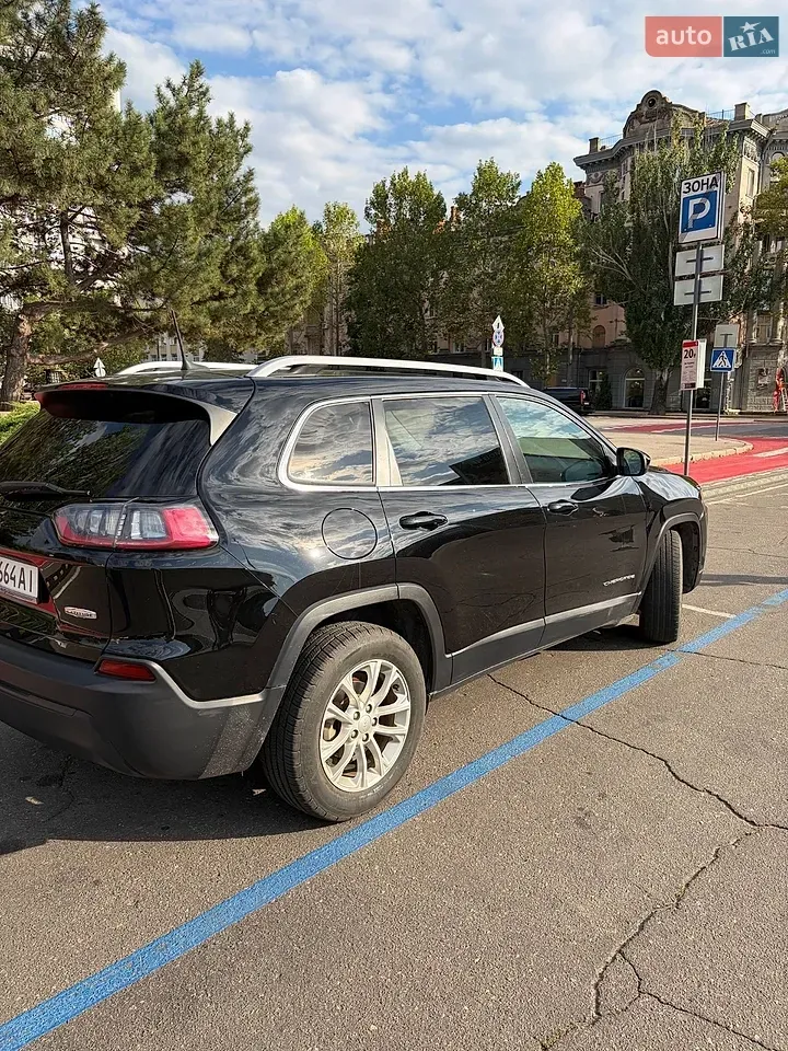 Jeep Cherokee 2018 photo 3