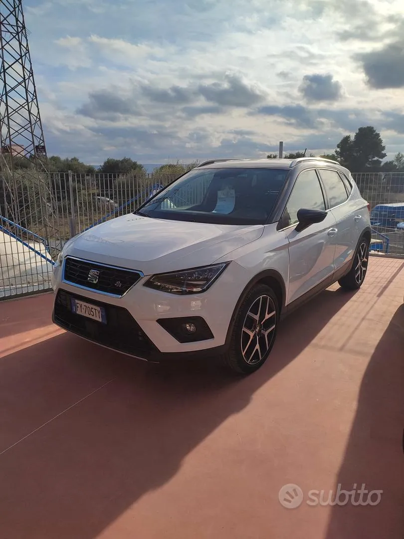 Seat Arona 2019 photo 2