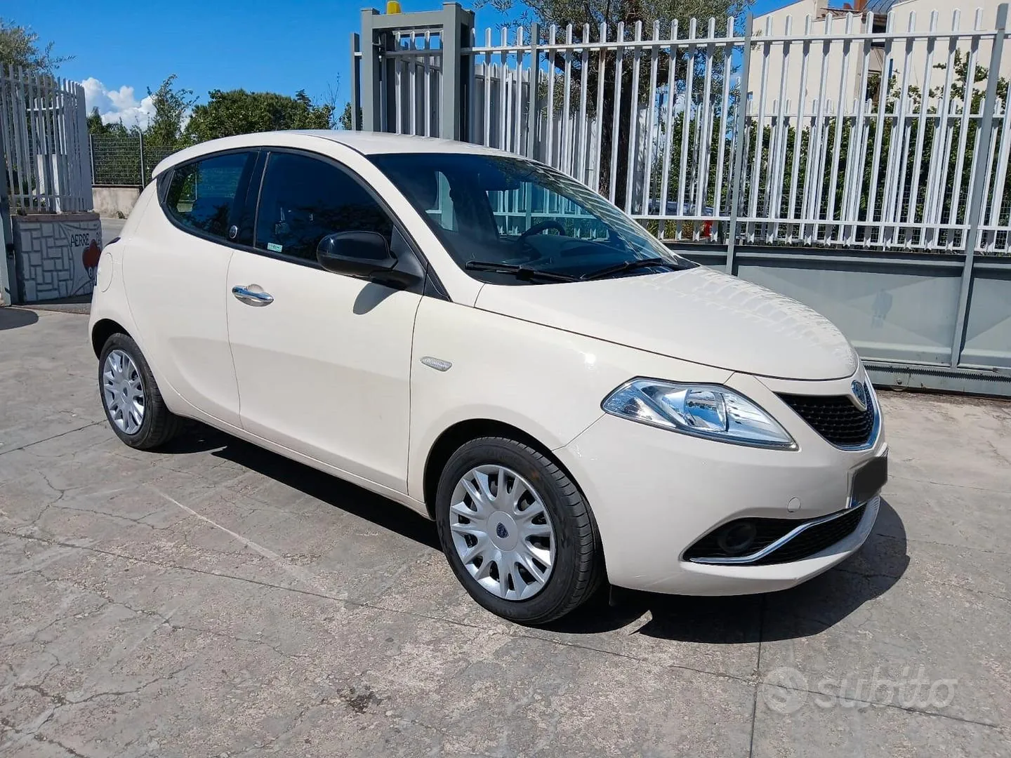 Lancia Ypsilon