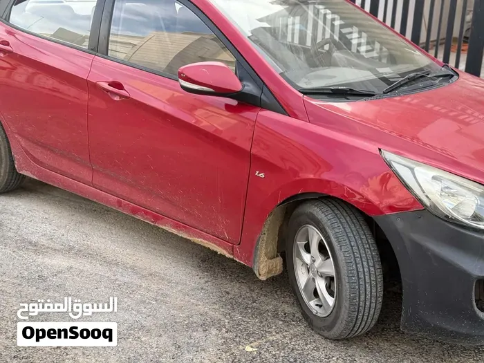 Hyundai Accent 2012 photo 4