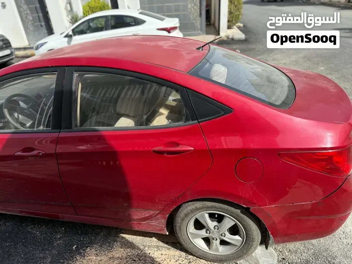 Hyundai Accent 2012 photo 3