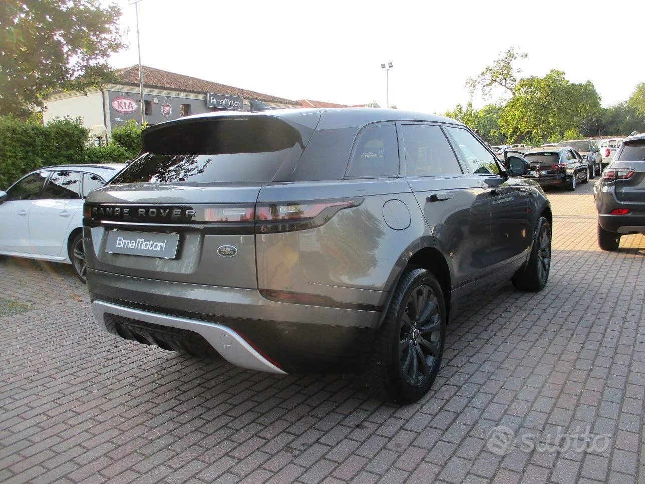 Land Rover Range Rover Velar 2017 photo 4