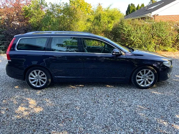 Volvo V70 2016 photo 2