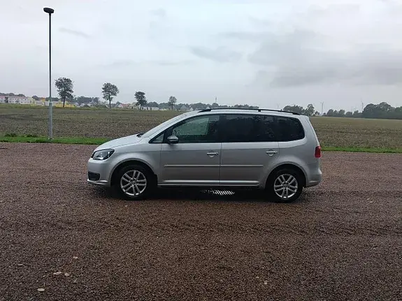 Volkswagen Touran 2014 photo 2