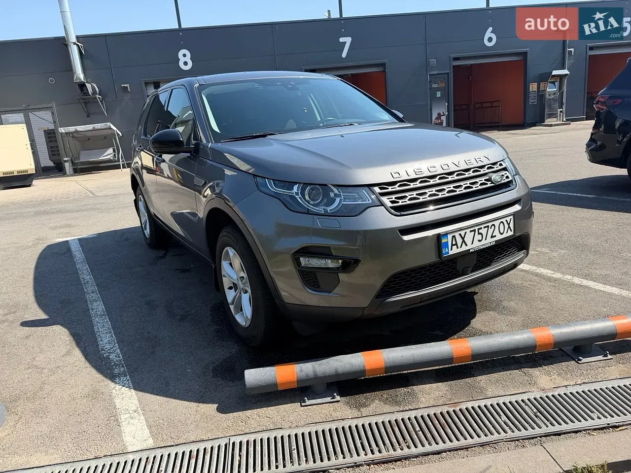 Land Rover Discovery Sport 2018 photo 2
