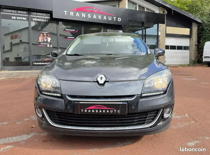 Renault Megane 2013 photo 2