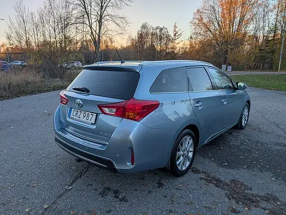 Toyota Auris 2014 photo 5