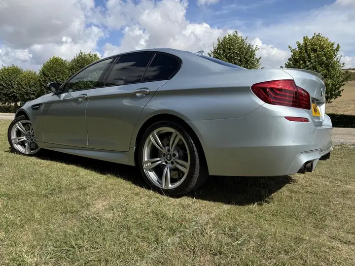 BMW M5 2013 photo 4