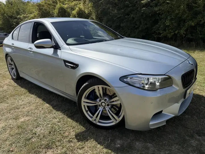 BMW M5 2013 photo 2