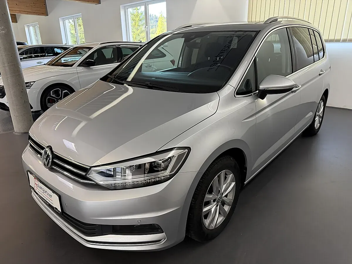 Volkswagen Touran 2019 photo 2