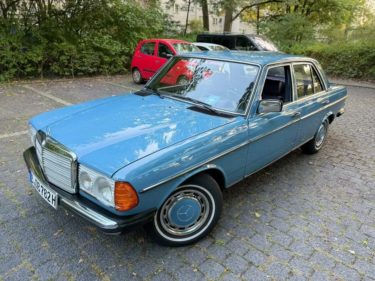 Mercedes-Benz E-Class 1982 photo 2