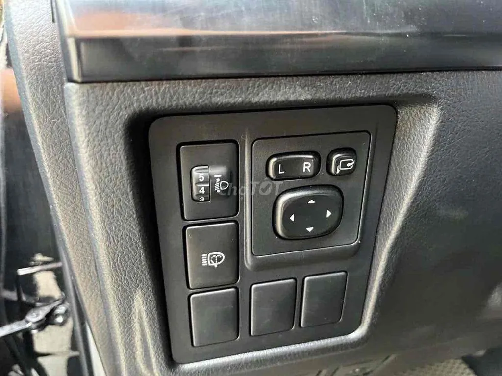 Toyota Land Cruiser Prado 2010 photo 5