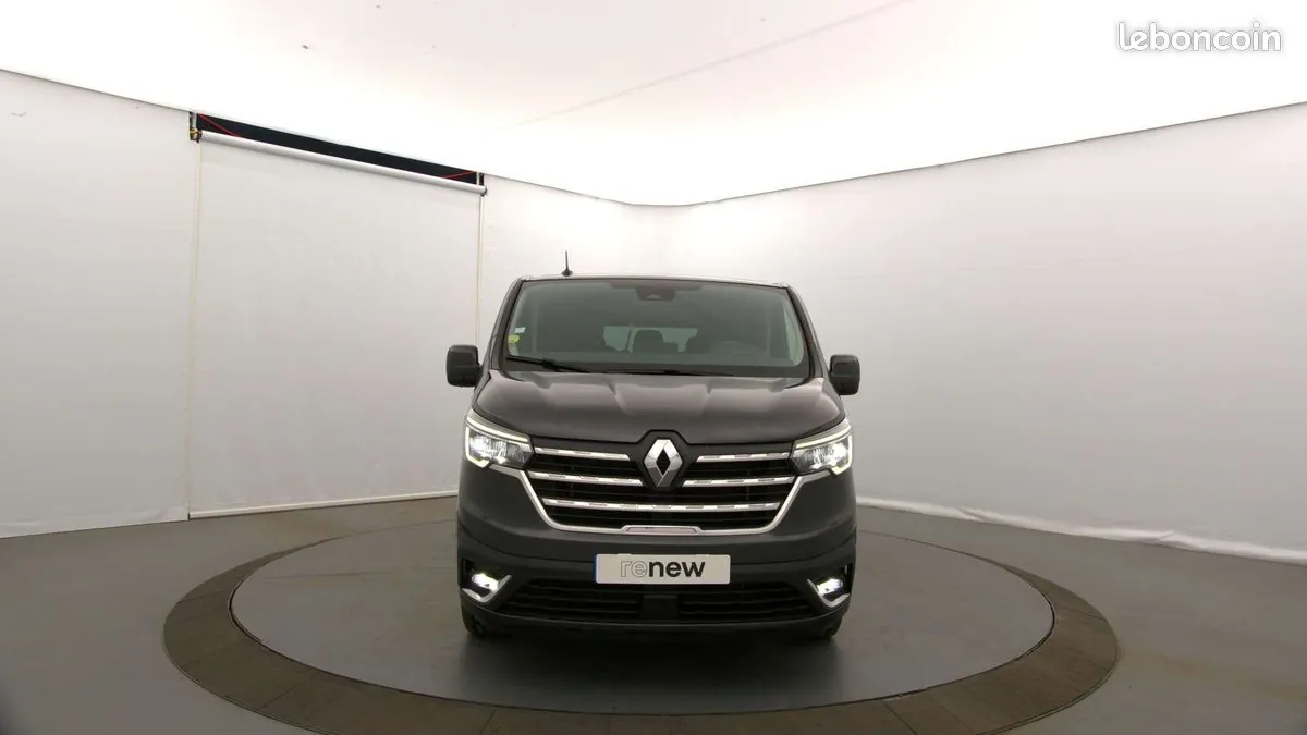 Renault Trafic 2022 photo 5