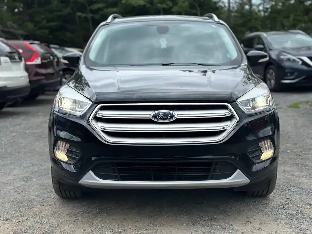 Ford Escape 2018 photo 2