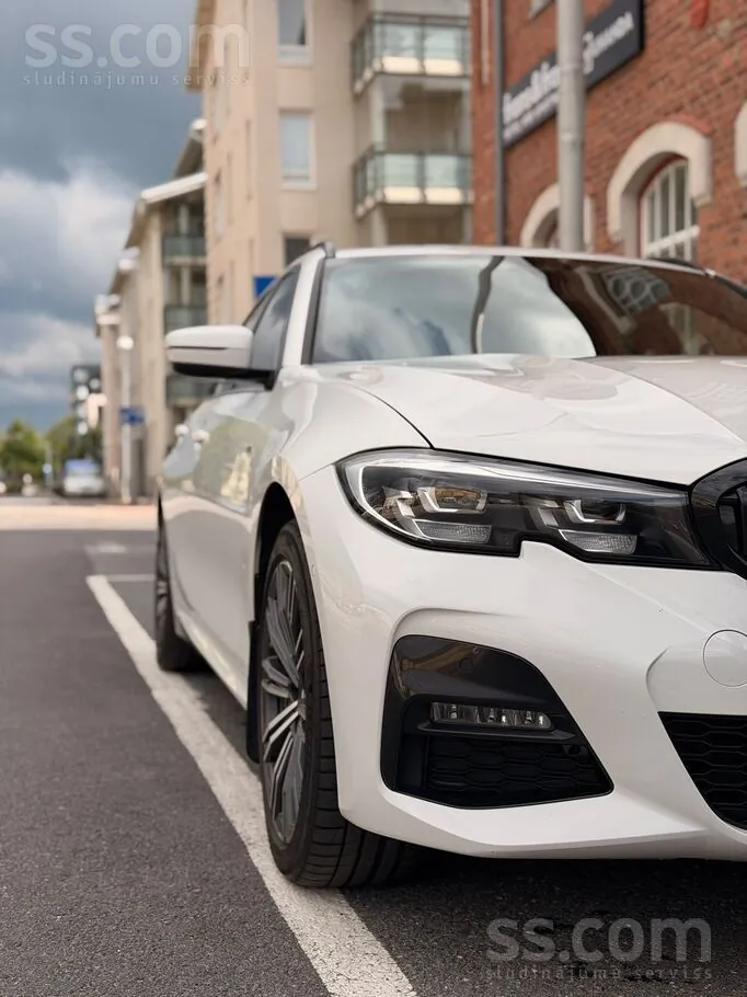 BMW 330E 2020 photo 2