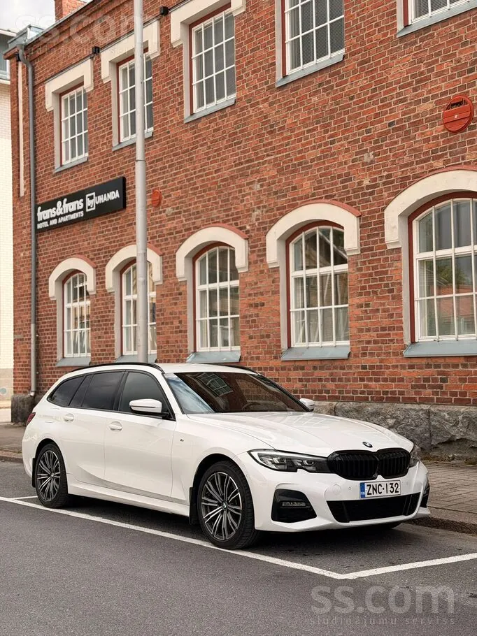 BMW 330E