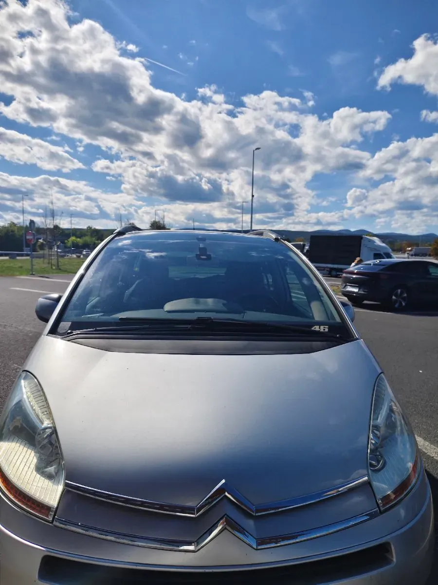 Citroen Grand C4 Picasso 2011 photo 3
