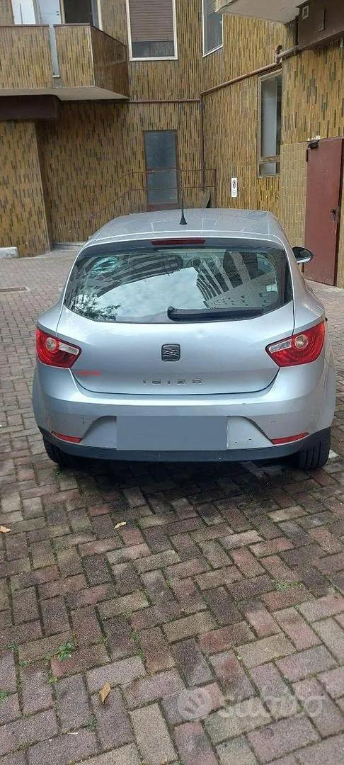 Seat Ibiza 2011 photo 4
