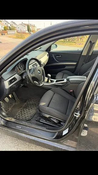 BMW 318I 2009 photo 4