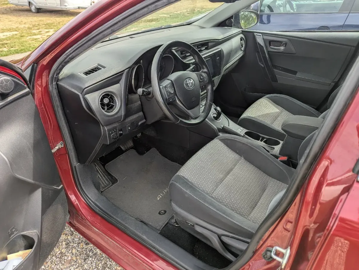 Toyota Auris 2018 photo 2